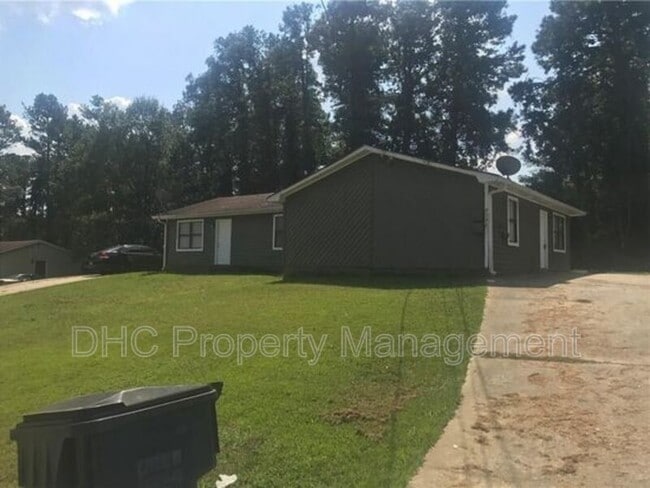property at 9142 Bent Pine Ct NE