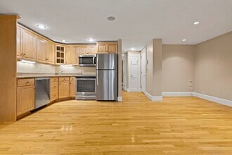 31 Hanson St, Unit 1 in Boston, MA - Building Photo - Building Photo