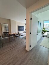 163 NW 26th St, Unit A3 in Miami, FL - Foto de edificio - Building Photo