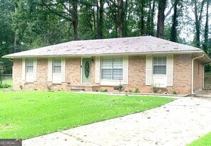 10178 Top Tree Ct in Jonesboro, GA - Building Photo