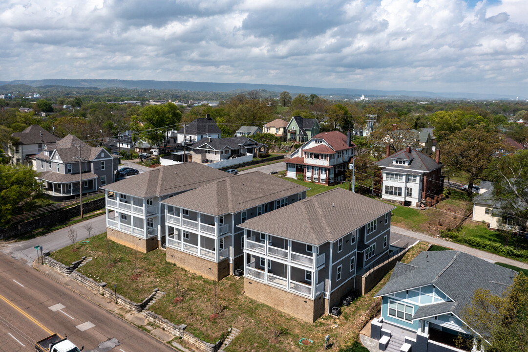 2005 McCallie Ave in Chattanooga, TN - Building Photo