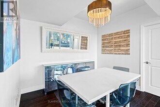 500-500 St Clair Ave W in Toronto, ON - Building Photo - Building Photo