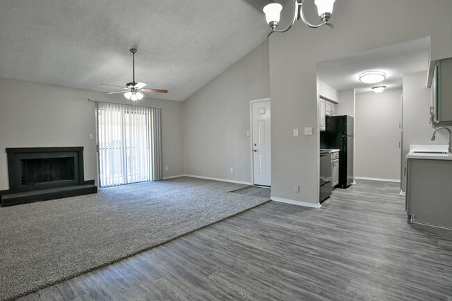 Parks on Taylor Apartment Homes in Sherman, TX - Building Photo - Interior Photo