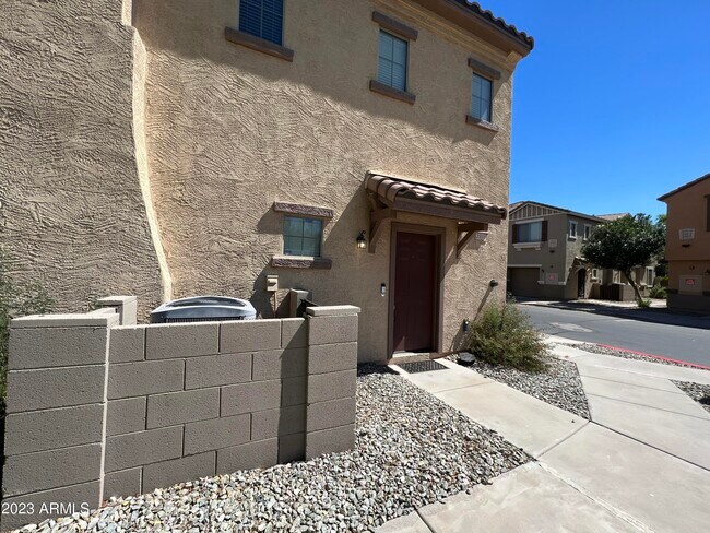 2910 E Dunbar Dr in Phoenix, AZ - Building Photo - Building Photo