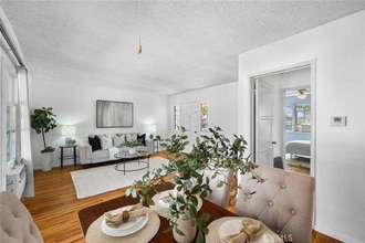 9619 Wampler St in Pico Rivera, CA - Foto de edificio - Building Photo