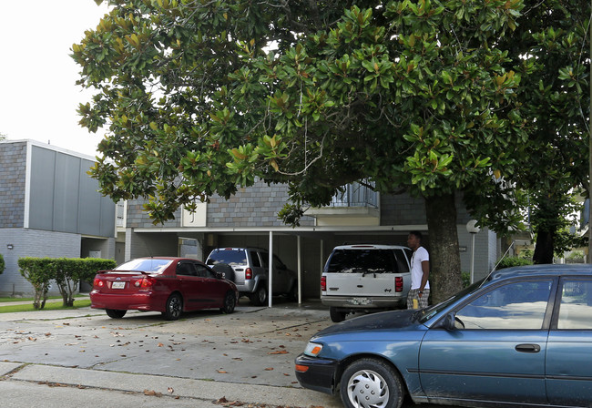 1025 Carrollton Ave in Metairie, LA - Building Photo - Building Photo