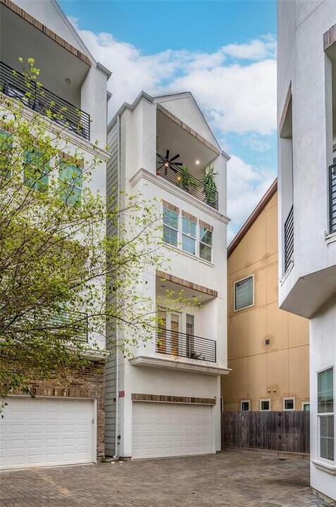 1215 W 23rd St in Houston, TX - Building Photo
