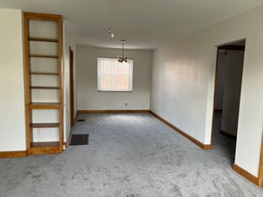 2010 Harwitch Rd in Columbus, OH - Building Photo - Building Photo