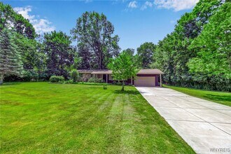 4770 Boncrest Dr E in Buffalo, NY - Building Photo - Building Photo