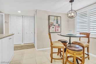 3200 Binnacle Dr in Naples, FL - Building Photo - Building Photo