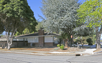 1902-1904 Hamilton Ave in San Jose, CA - Building Photo - Building Photo