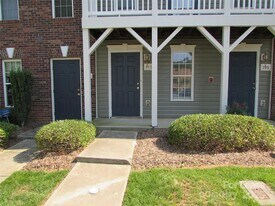 106 Locomotive Ln, Unit 105 in Mooresville, NC - Building Photo