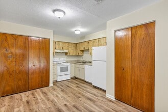 3800 SE 17th Ct in Ocala, FL - Building Photo - Building Photo