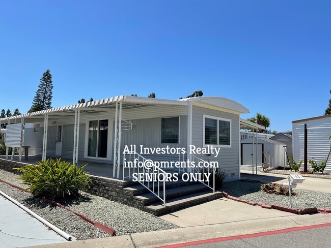 141 Douglas Dr in Oceanside, CA - Building Photo - Building Photo