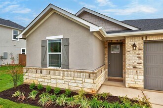 116 Jasmine Ln in Marble Falls, TX - Foto de edificio - Building Photo