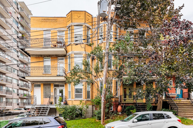 3434 Prud'homme Av in Montréal, QC - Building Photo - Building Photo