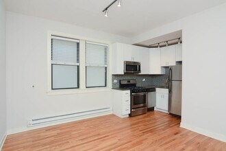 2425 N Kedzie in Chicago, IL - Building Photo - Building Photo
