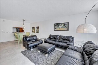 3180 S Ocean Dr, Unit 217 in Hallandale Beach, FL - Building Photo - Building Photo