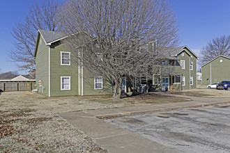 Westbrook Apartments in Rogers, AR - Foto de edificio - Building Photo