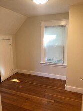 64 Rogers Rd in Kittery, ME - Building Photo - Building Photo