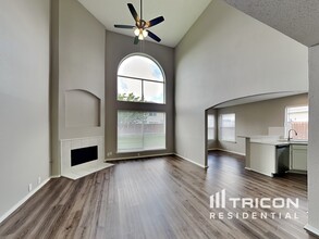 5320 Tennis Villa Dr in Arlington, TX - Building Photo - Building Photo