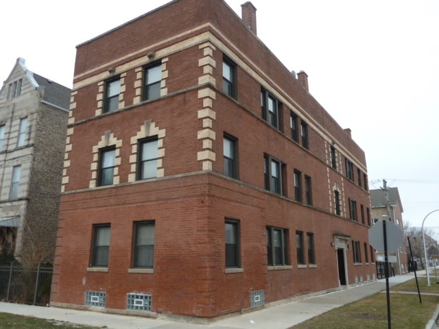 property at 3600 S Wood St