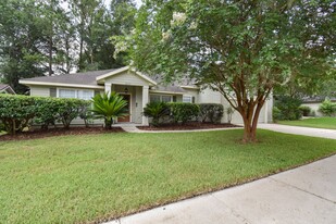 8209 SW 52 Ln in Gainesville, FL - Building Photo - Building Photo