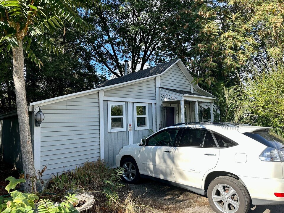 336 Second St in Grass Valley, CA - Foto de edificio