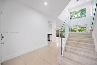 21012 NE 34th Ct in Aventura, FL - Building Photo - Building Photo