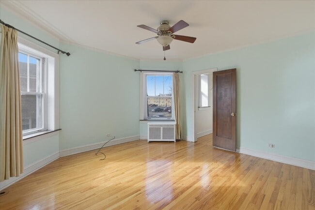 property at 7409 N Claremont Ave