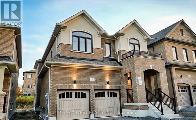 7 Stennett Dr in Georgina, ON - Building Photo - Building Photo