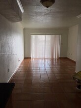 2726 W 60th St in Hialeah, FL - Building Photo - Building Photo