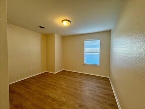291 Gina Dr in Kyle, TX - Building Photo - Building Photo
