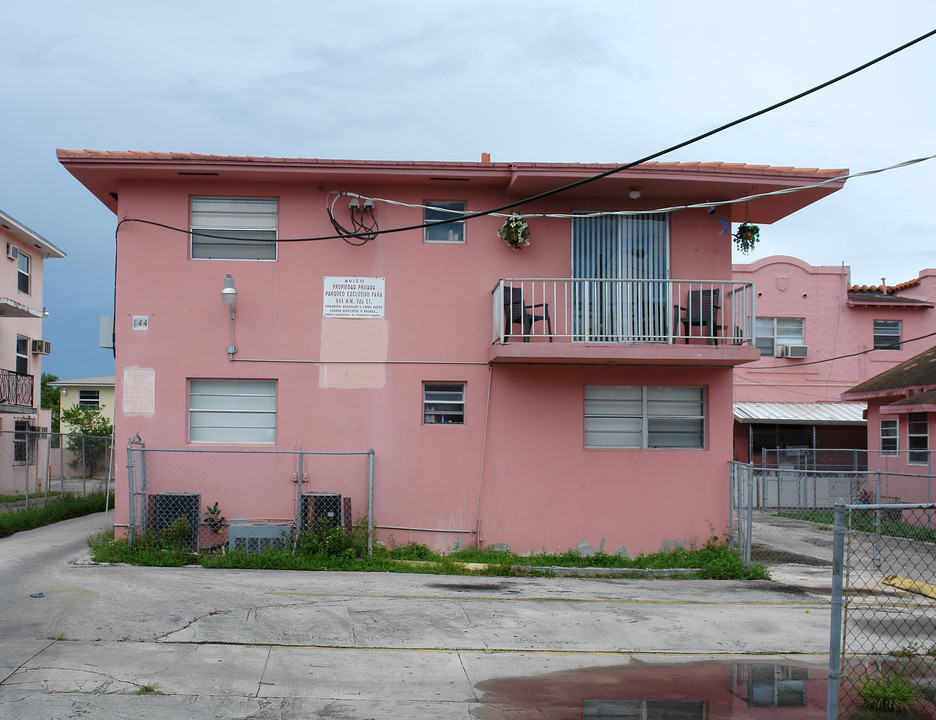 844 NW 2nd St in Miami, FL - Building Photo