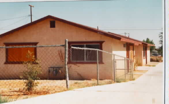 16552 Vine St in Hesperia, CA - Foto de edificio - Building Photo