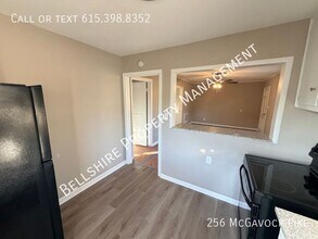 256 McGavock Pk in Nashville, TN - Building Photo - Building Photo