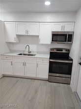 5512 Eighth Ave in Ft. Myers, FL - Building Photo - Building Photo