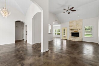 518 Coventry Rd in Spicewood, TX - Building Photo - Building Photo