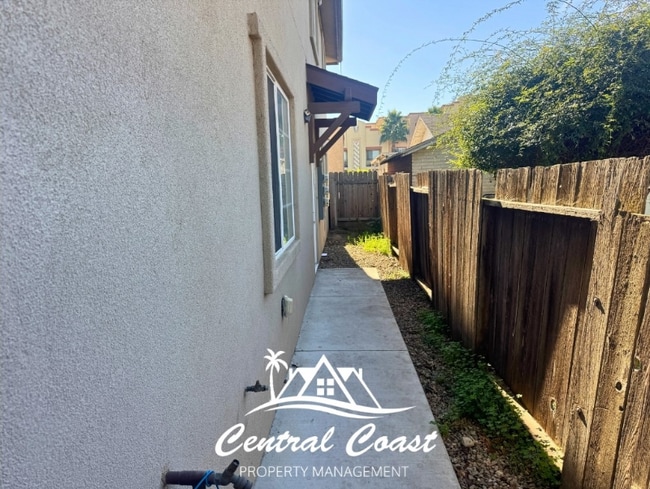 0 E Boone St in Santa Maria, CA - Foto de edificio - Building Photo