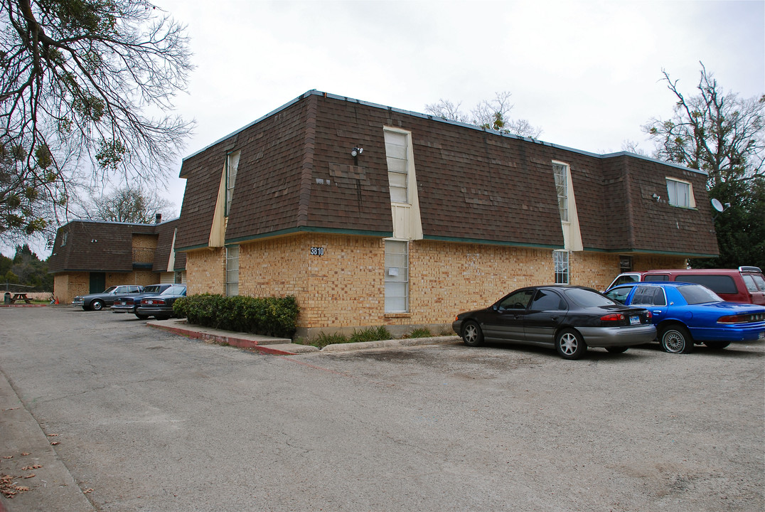 3810 Cedar Lake Dr in Dallas, TX - Foto de edificio