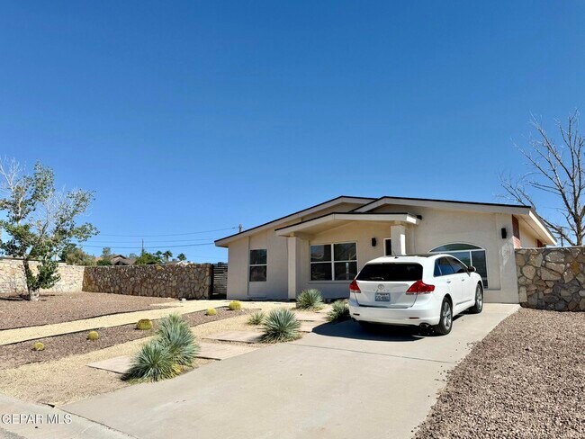 1217 Iguana Pl in Horizon City, TX - Foto de edificio - Building Photo