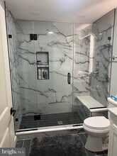 827 Locust Dr in West River, MD - Foto de edificio - Building Photo