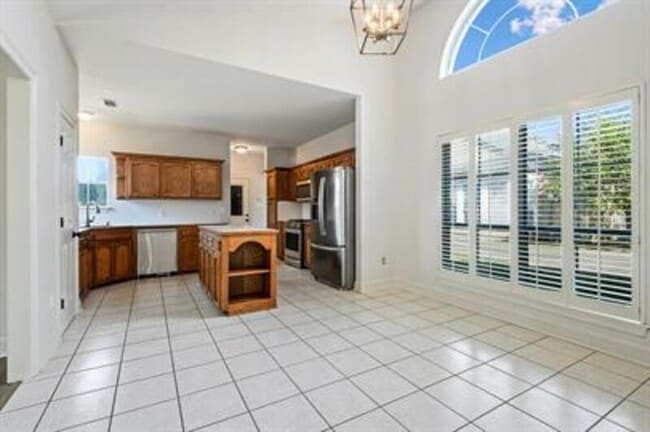 10753 Fernbrook Ave in Baton Rouge, LA - Foto de edificio - Building Photo