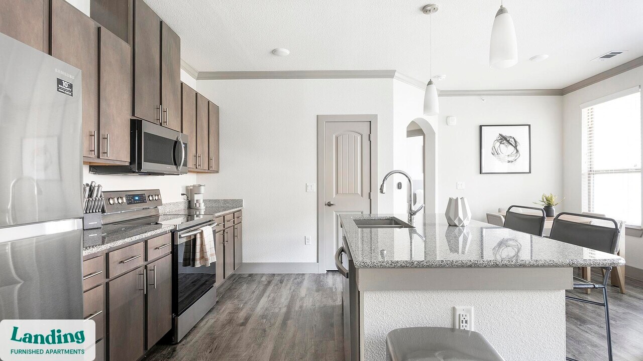 12500 Shadowglen Trce in Manor, TX - Building Photo