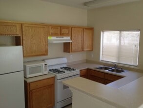 5433 E Jackpot Winner Ln in Las Vegas, NV - Building Photo - Building Photo