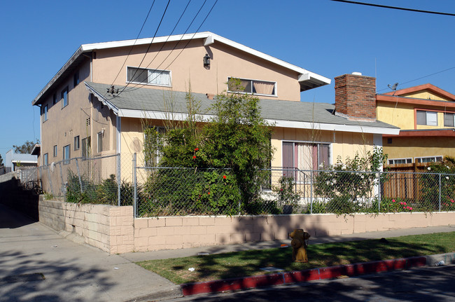 721 N Market St in Inglewood, CA - Foto de edificio - Building Photo