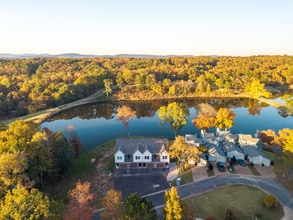 165 Pebble Beach Pl, Unit 2B in Hot Springs National Park, AR - Foto de edificio - Building Photo