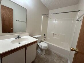 123 Live Oak Ct in Jacksonville, NC - Building Photo - Building Photo