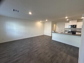 342 Pacific Sparrow Avenue in Henderson, NV - Building Photo - Building Photo