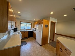 217 E Pkwy Dr in Manson, WA - Building Photo - Building Photo